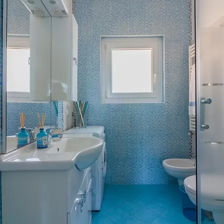 Blue Village Apartment Lierna