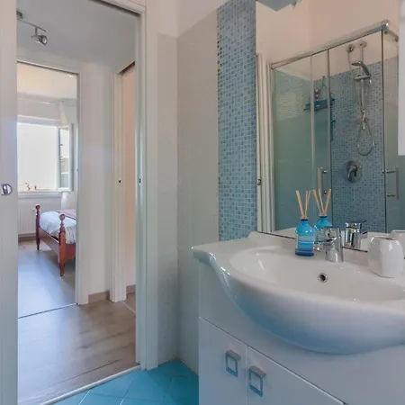 Blue Village Apartment Lierna