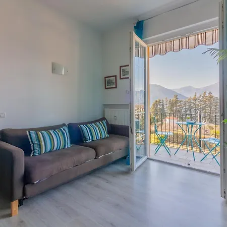 Blue Village Lierna